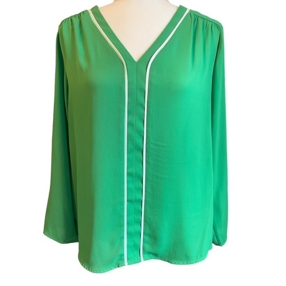 𝅺COLLECTIVE Concepts Long Sleeves V-Neck Green M - Picture 1 of 8